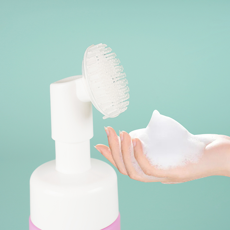 Bouteille de mousse avec tête de brosse en silicone pour nettoyant pour le visage